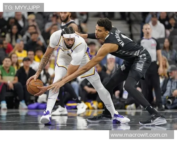 湖人新赛季西部排名预测第六或第七开局表现将是关键因素