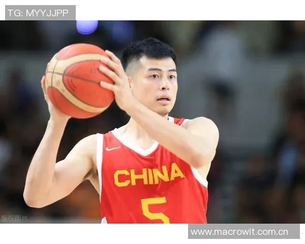 翟晓川与赵睿方硕共赏王楚钦比赛现场气氛热烈嗓音嘶哑尽显激情