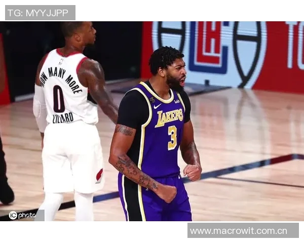 浓眉半场表现低迷仅得6分2板1助正负值全队最低引发关注 浓眉半场表现低迷仅得6分2板1助正负值全队最低引发关注