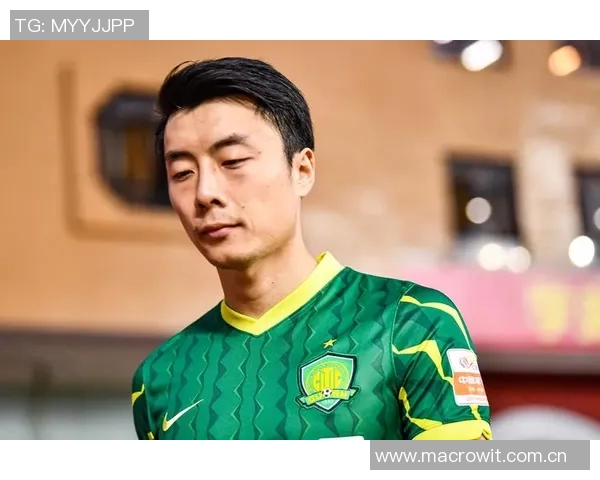 国安队李磊因右大腿肌肉拉伤预计缺阵四周球队面临人员紧张局面