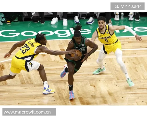 霍勒迪称赞里斯投篮与能量提升进攻空间关键时刻鼓舞全队士气