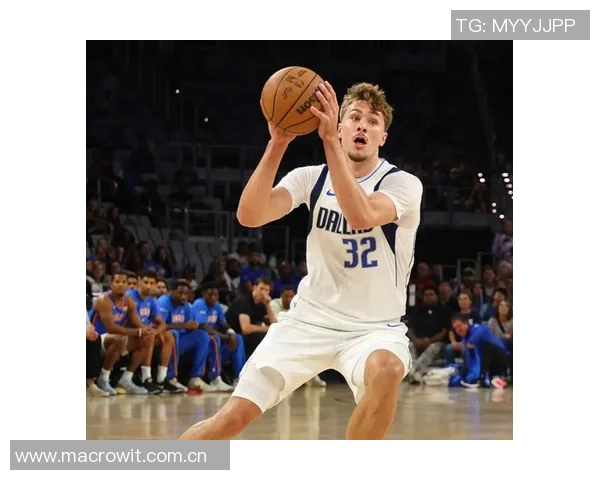 浓眉首节表现稳健轻松斩获5分5板1助展现强大状态 浓眉首节表现稳健轻松斩获5分5板1助展现强大状态