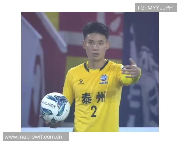 泰州队年轻门将戴曜城感受梦幻时刻全力判断对手射门方向 泰州队年轻门将戴曜城感受梦幻时刻全力判断对手射门方向