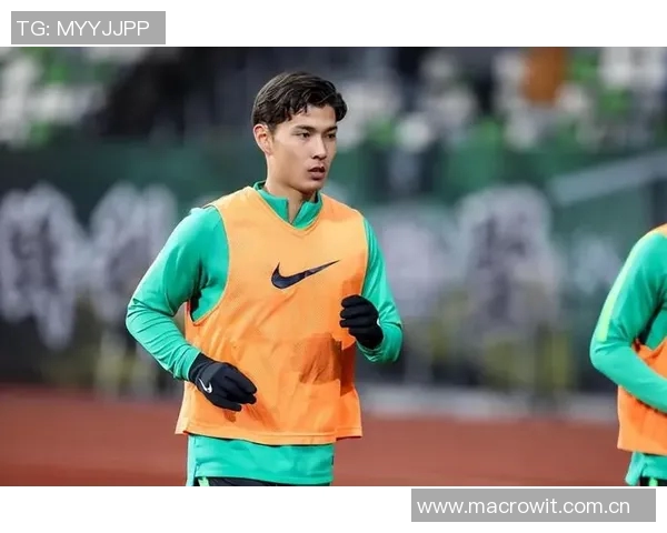 山东泰山半场落后云南玉昆侯永永头球破门克雷桑李源一错失良机