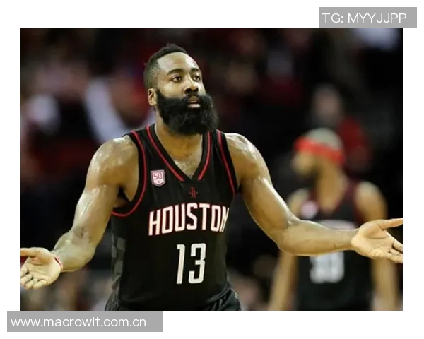 Lowe称赞三球进攻能力出众难以找到类似球员 Lowe称赞三球进攻能力出众难以找到类似球员