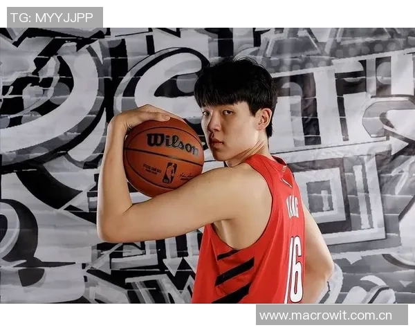 哈利伯顿称赞杨瀚森传球能力强调他能迅速适应NBA比赛节奏 哈利伯顿称赞杨瀚森传球能力强调他能迅速适应NBA比赛节奏