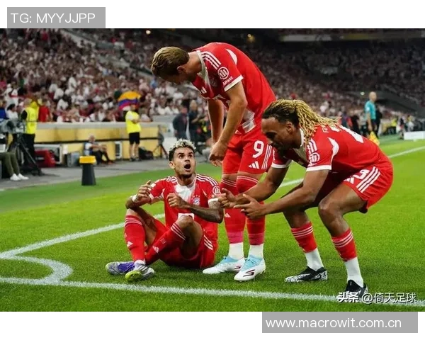 路易斯迪亚斯荣膺拜仁11月最佳球员展现卓越表现与进攻实力 路易斯迪亚斯荣膺拜仁11月最佳球员展现卓越表现与进攻实力