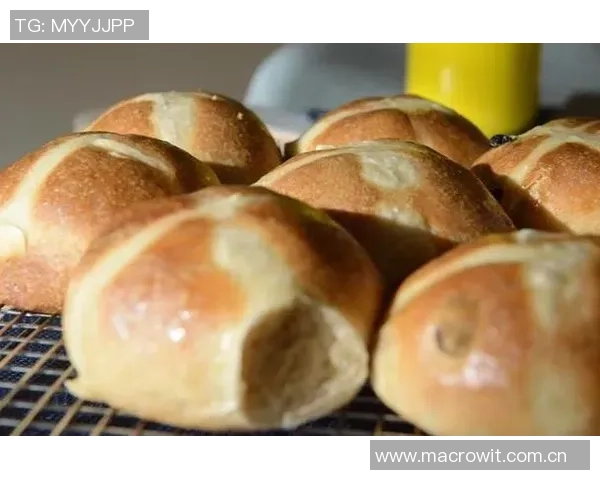 萨卡分享家庭早餐回忆十字面包夹香肠的温暖滋味