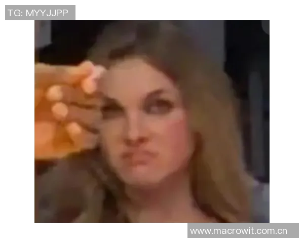 女球迷疑似骚扰湖人球员被保安驱逐老詹淡定剪指甲继续观赛