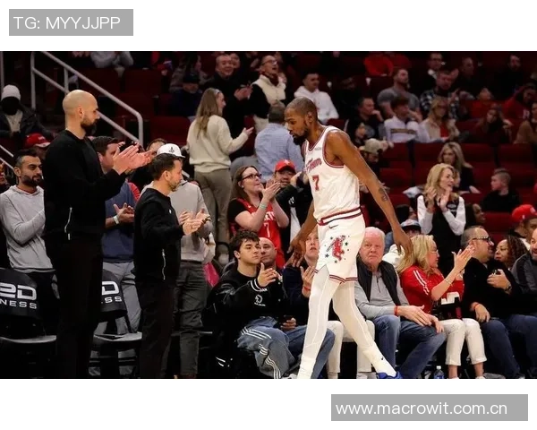 司机送祝福展风度亚当斯受伤令火箭球迷心如死灰 司机送祝福展风度亚当斯受伤令火箭球迷心如死灰