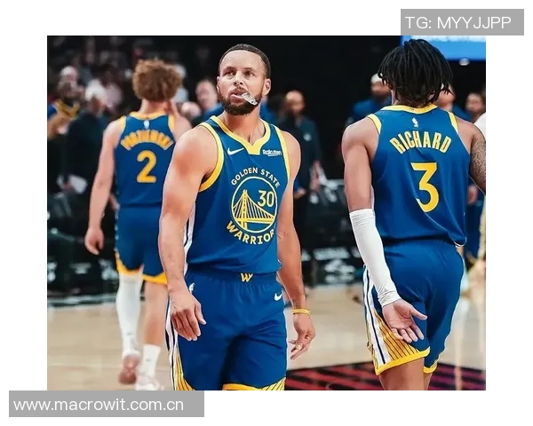 库里近期表现惊艳场均345分助勇士取得三胜一负佳绩 库里近期表现惊艳场均345分助勇士取得三胜一负佳绩